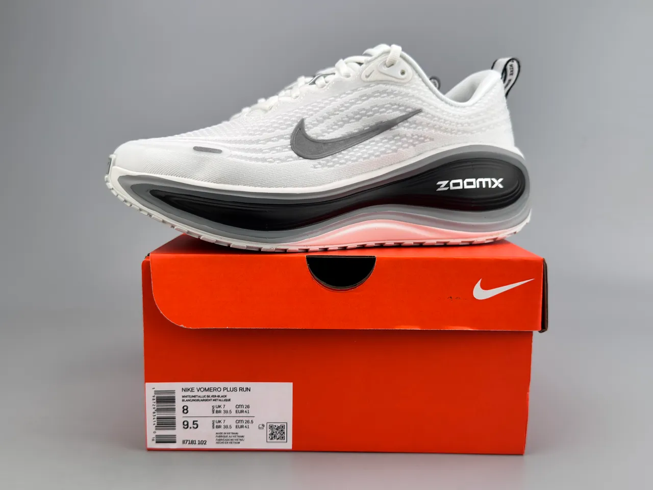 Nike Invincible Run أبيض رمادي شبكة هندسية علوية طول كامل ZoomX التخميد أحذية الجري 4