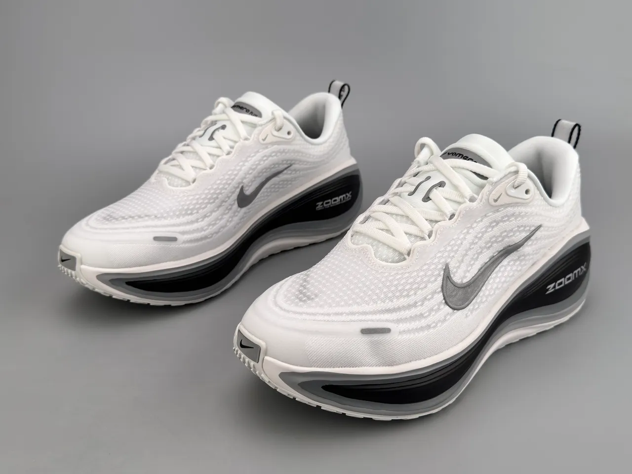 Nike Invincible Run أبيض رمادي شبكة هندسية علوية طول كامل ZoomX التخميد أحذية الجري 6