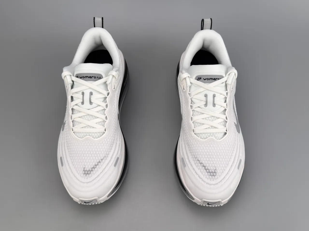 Nike Invincible Run أبيض رمادي شبكة هندسية علوية طول كامل ZoomX التخميد أحذية الجري 9