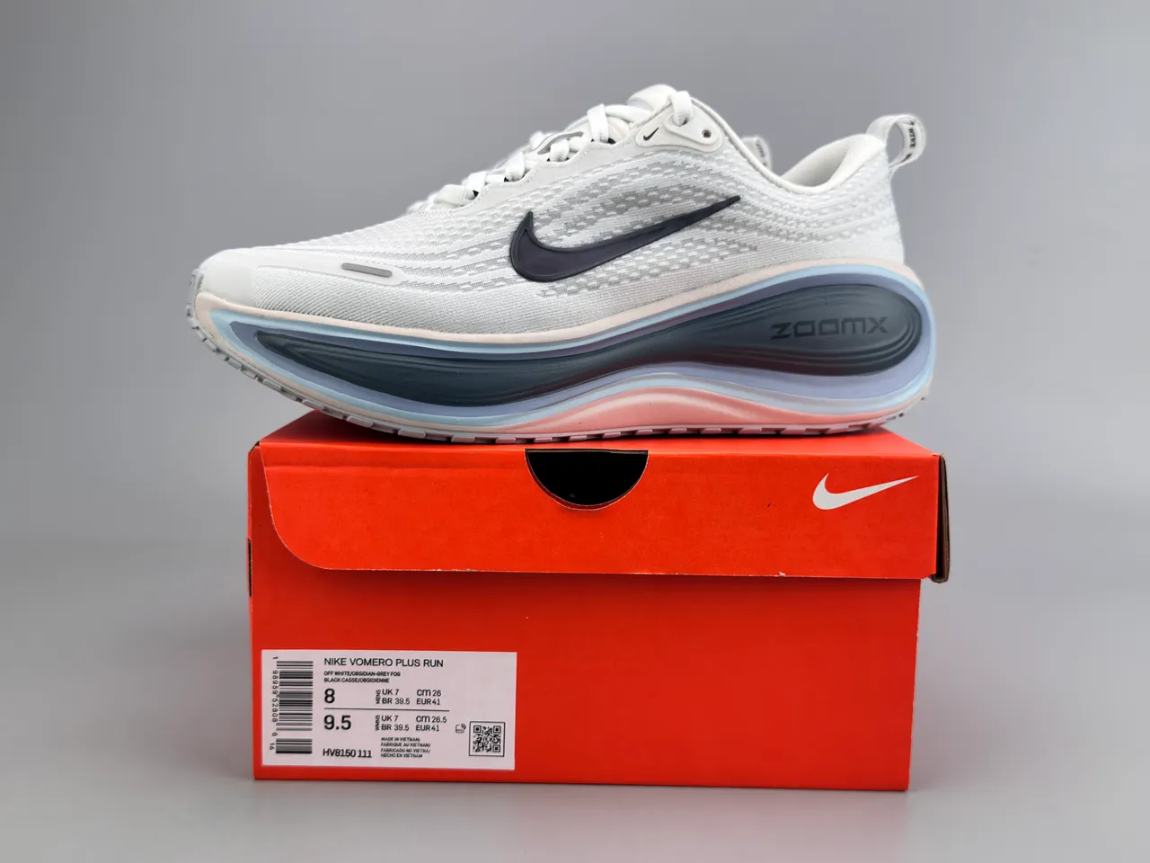Nike Invincible Run White Navy Engineered Knit Upper Layered Wave Midsole Running Shoes 2
