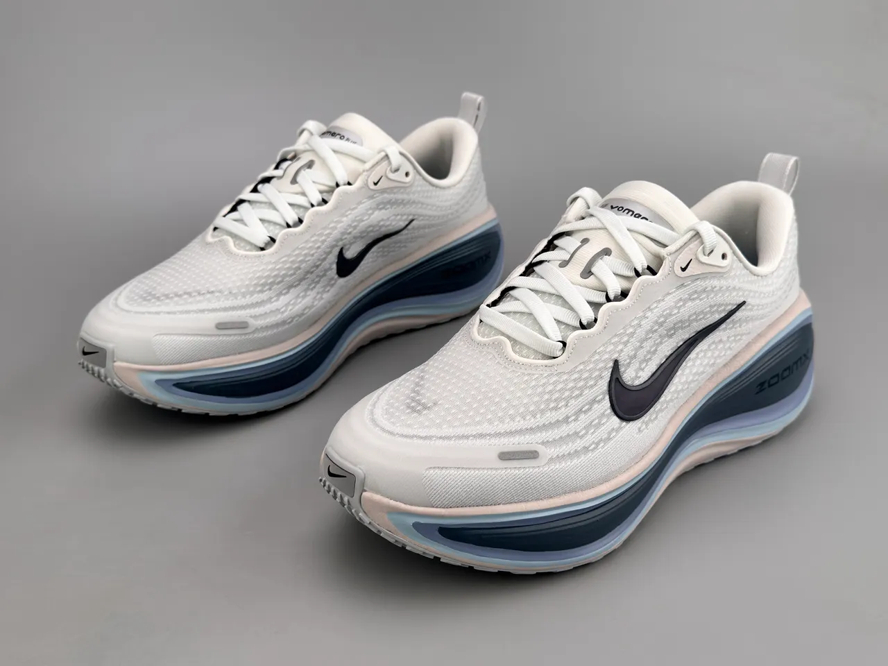 Nike Invincible Run White Navy Engineered Knit Upper Layered Wave Midsole Running Shoes 7