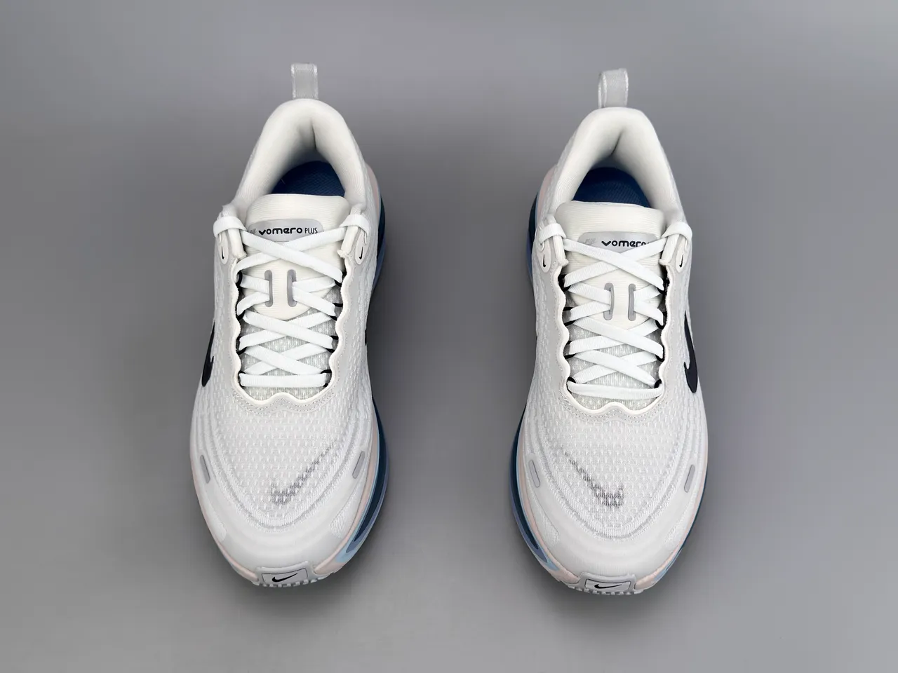 Nike Invincible Run White Navy Engineered Knit Upper Layered Wave Midsole Running Shoes 9