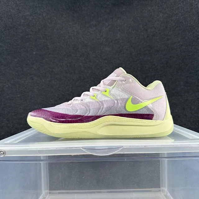 Nike KD Low-Top Performance Silhouette Textured Knit Basketball Shoes 2