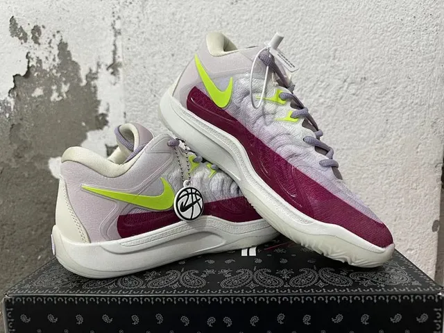 Nike KD16 Bordeaux Beige Vert Néon Chaussures de basket-ball 2