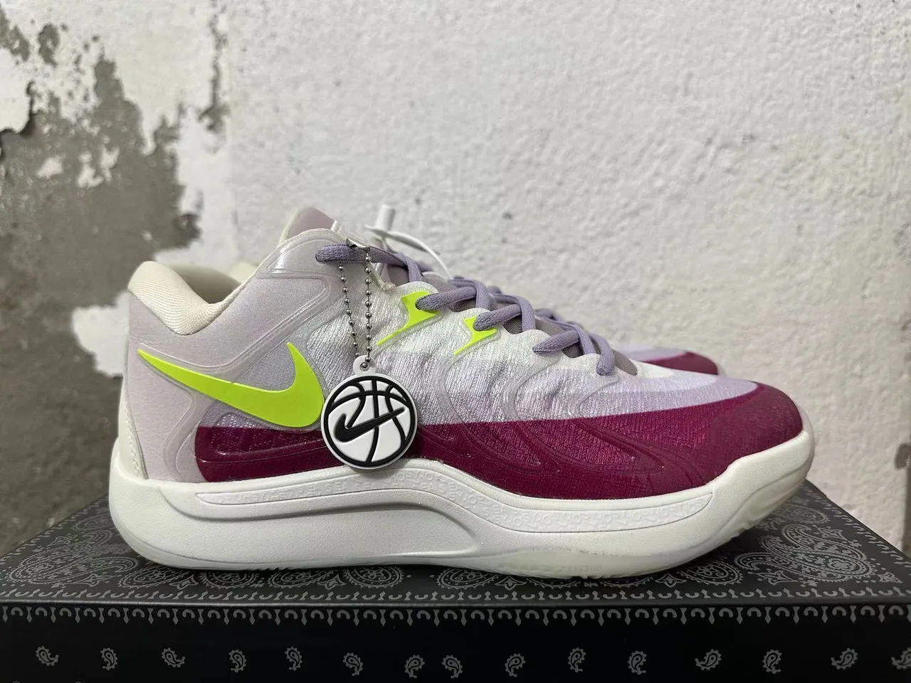 Nike KD16 Bordeaux Beige Vert Néon Chaussures de basket-ball 5