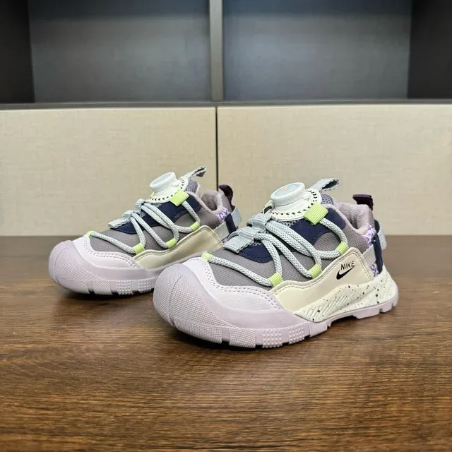 Nike Kids Toggle-Closure Speckled Outdoor Sneaker 4