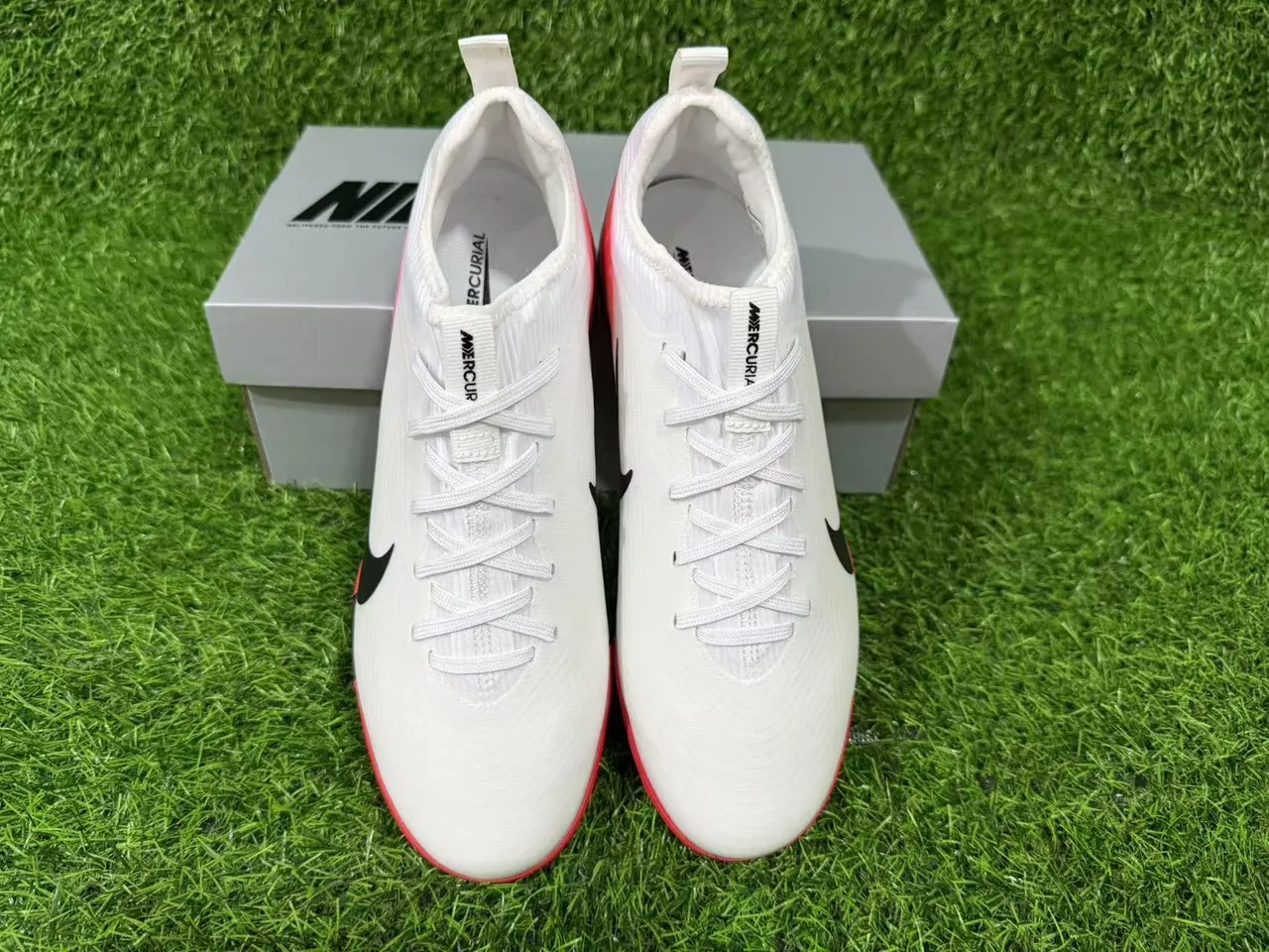 Nike Mercurial Turf Chaussures de football turf blanc rouge rose gradient 11