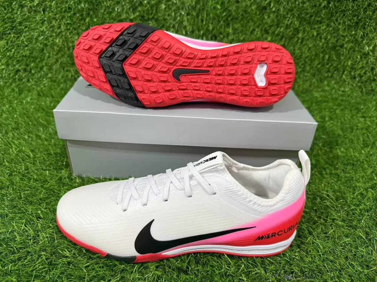 Nike Mercurial Turf Chaussures de football turf blanc rouge rose gradient 13