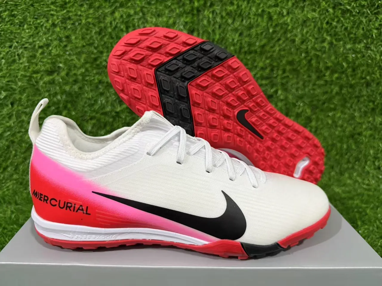 Nike Mercurial Turf Chaussures de football turf blanc rouge rose gradient 15