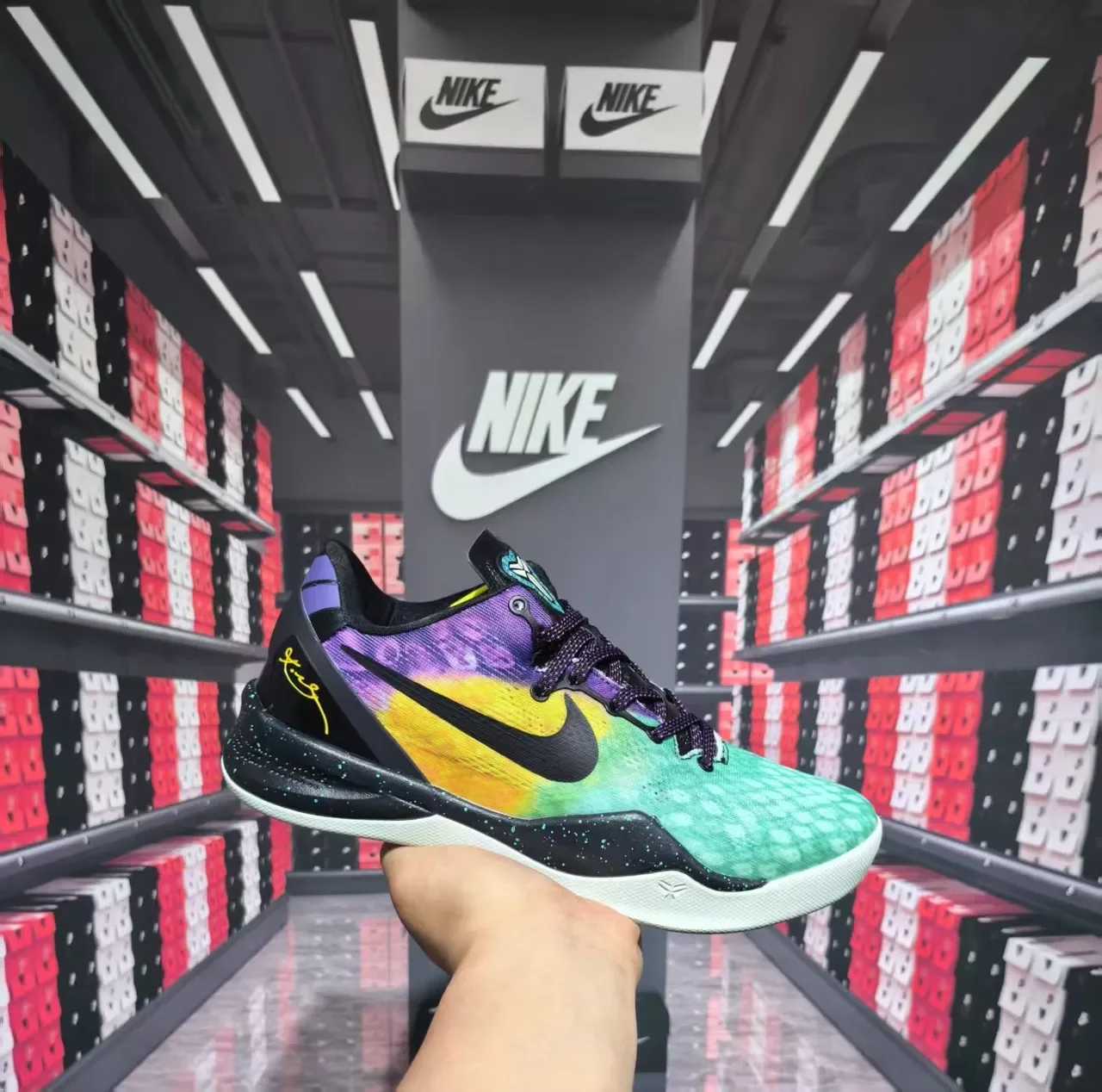 Nike Multicolor Black Low-Top Gradient Upper Basketball Shoes 1