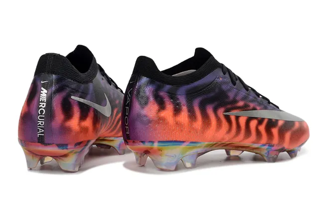 Nike Multicolor Silver Low-Cut Knit Upper Iridescent Translucent Sole Firm-Ground Soccer Shoes 5