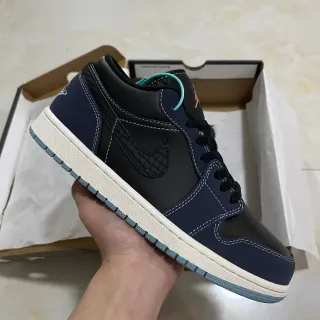 Nike Navy Black Low-Top Leather And Synthetic Upper Lifestyle Sneakers