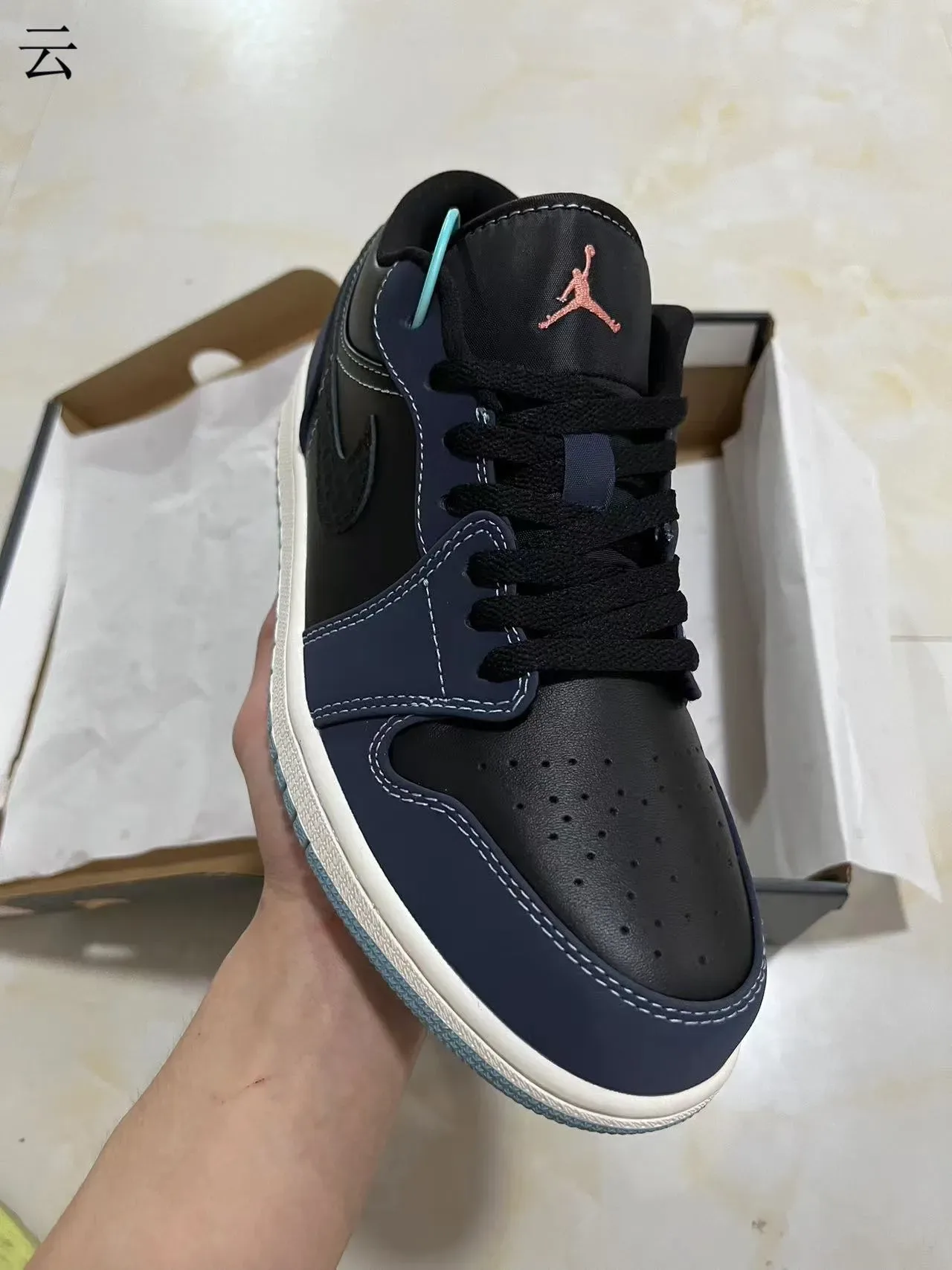 Nike Navy Black Low-Top Leather And Synthetic Upper Lifestyle Sneakers 2