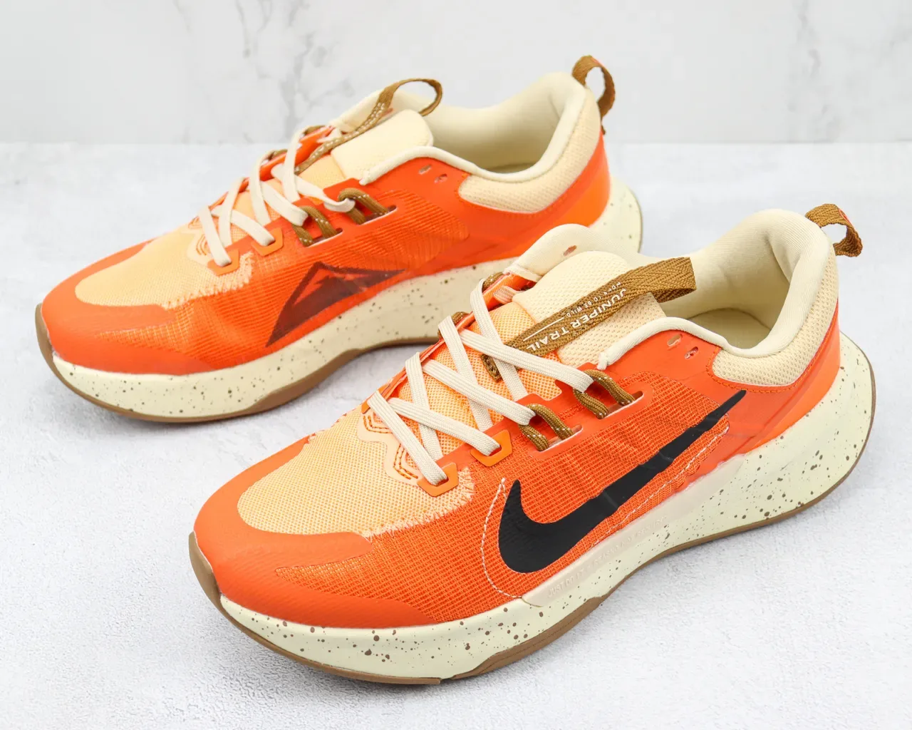 Nike Orange Beige Mesh And Synthetic Overlay Upper Speckled Foam Midsole Lifestyle Sneakers 4