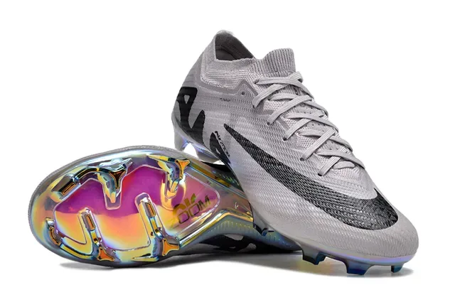 Nike Phantom GT Gris Noir Upper Tricot Sola Holographique FG Chaussures de Football 2