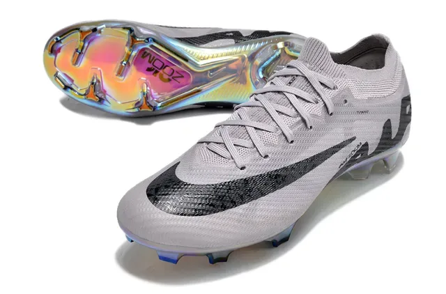 Nike Phantom GT Gris Noir Upper Tricot Sola Holographique FG Chaussures de Football 3