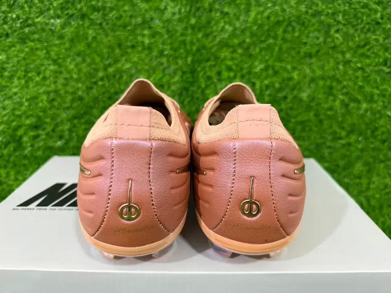 Nike Phantom GT Rose Gold Holographic Firm-Ground Chaussures de football 2