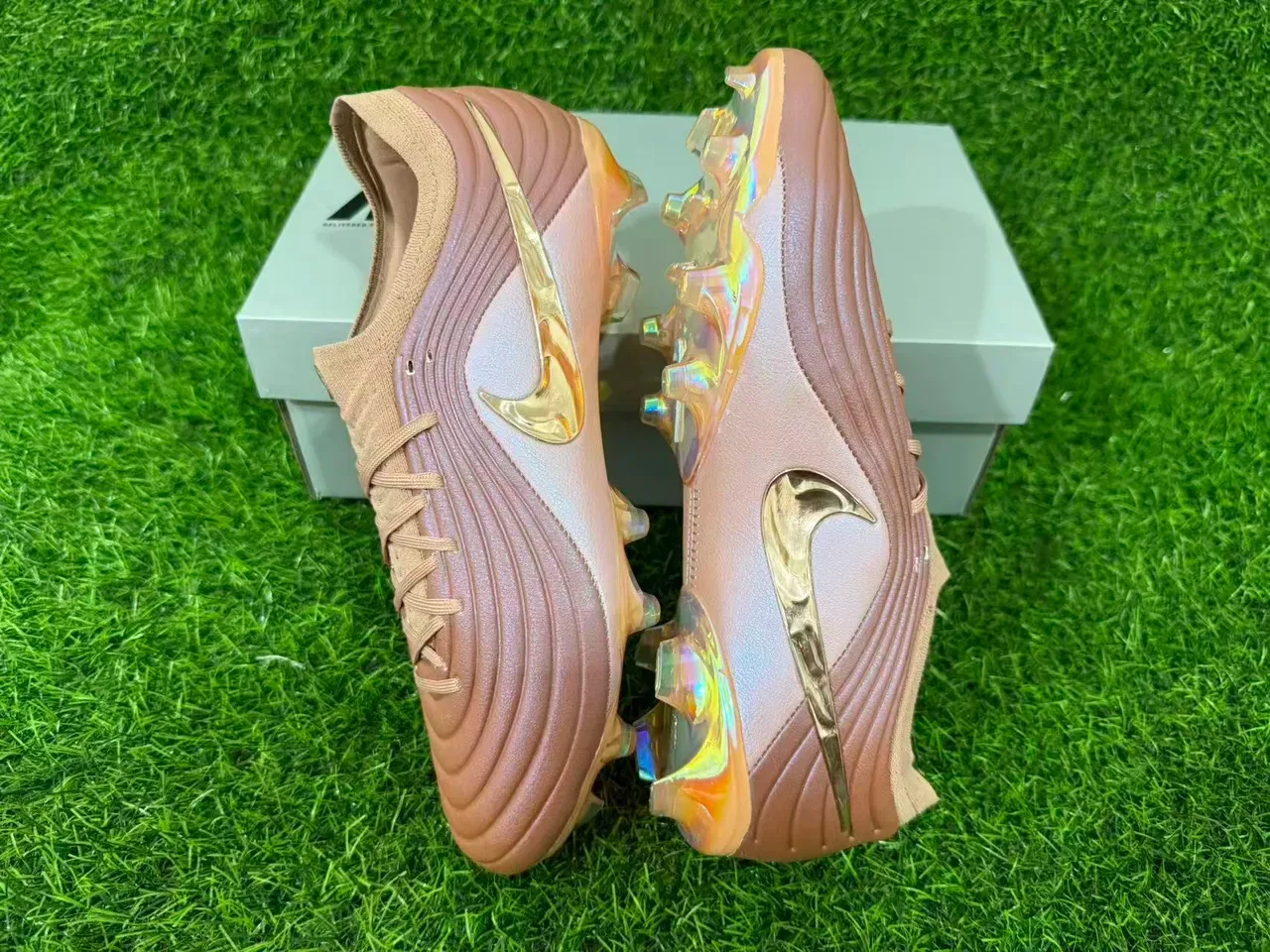 Nike Phantom GT Rose Gold Holographic Firm-Ground Chaussures de football 5