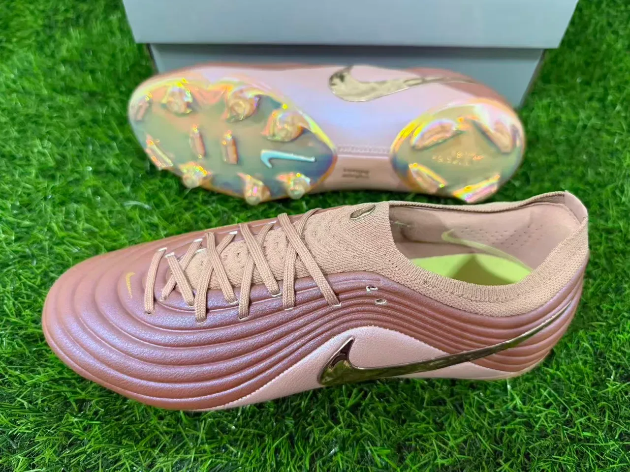 Nike Phantom GT Rose Gold Holographic Firm-Ground Chaussures de football 7
