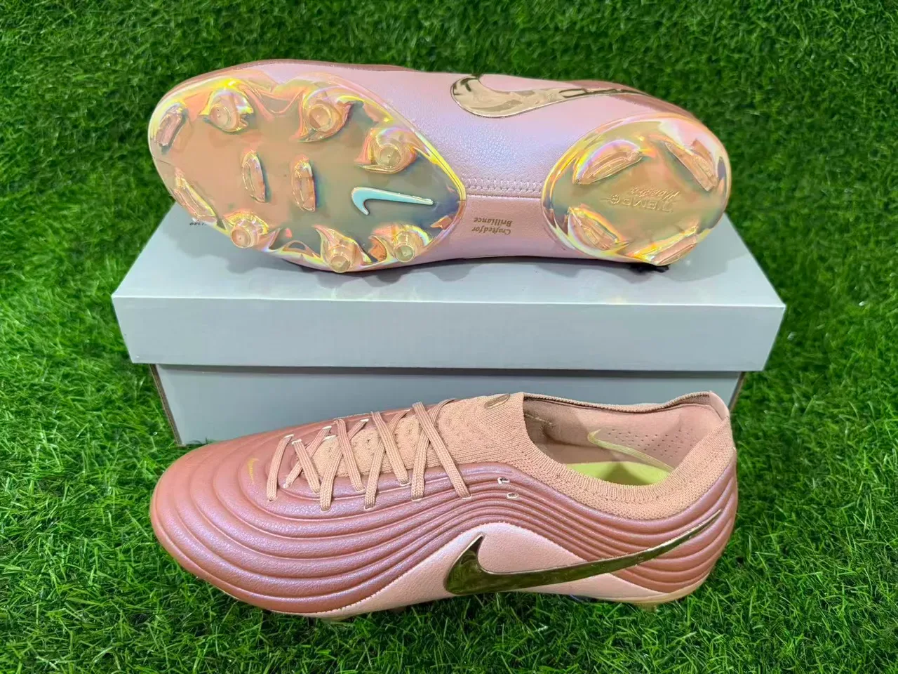 Nike Phantom GT Rose Gold Holographic Firm-Ground Chaussures de football 8