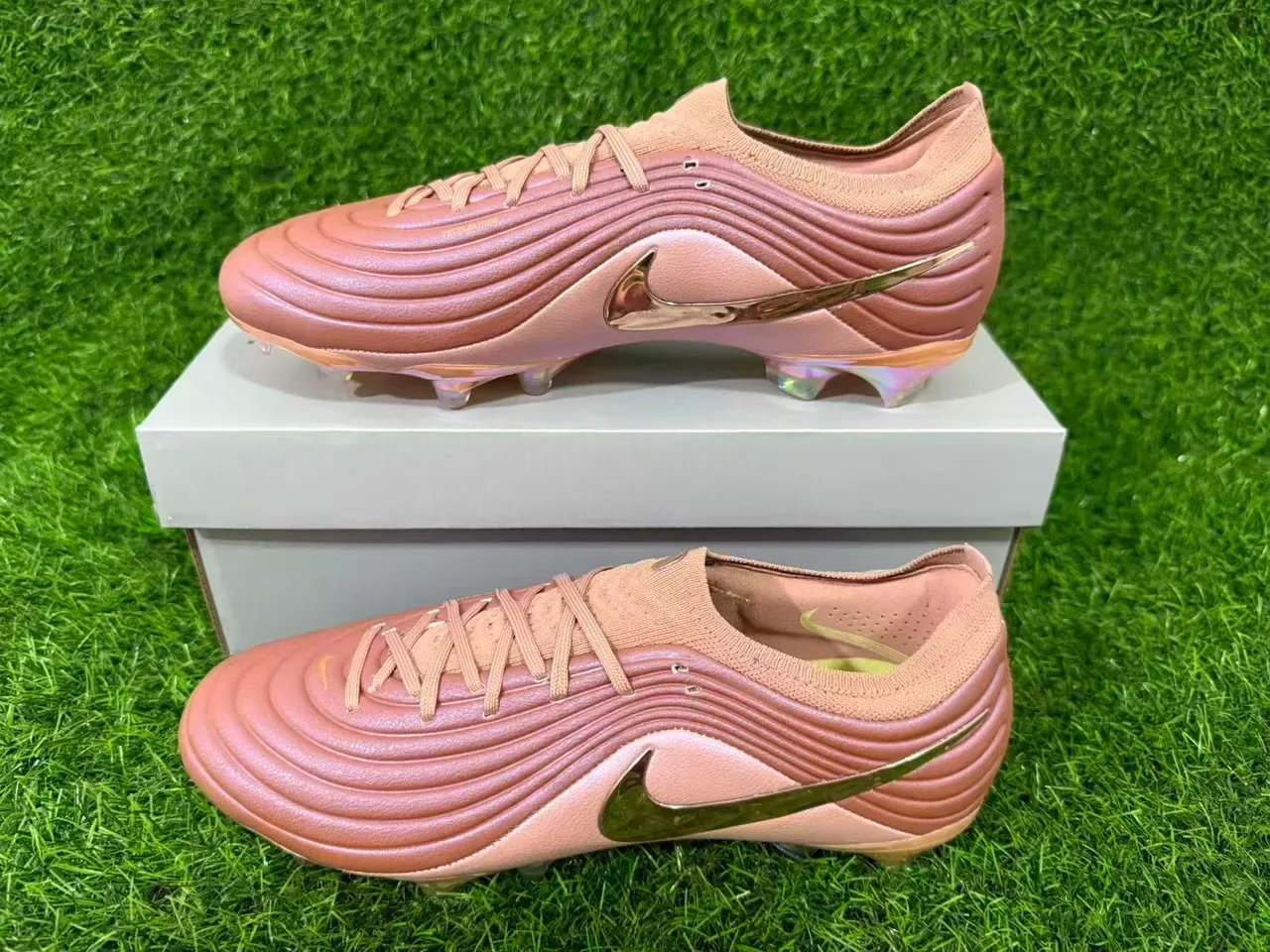 Nike Phantom GT Rose Gold Holographic Firm-Ground Chaussures de football 9