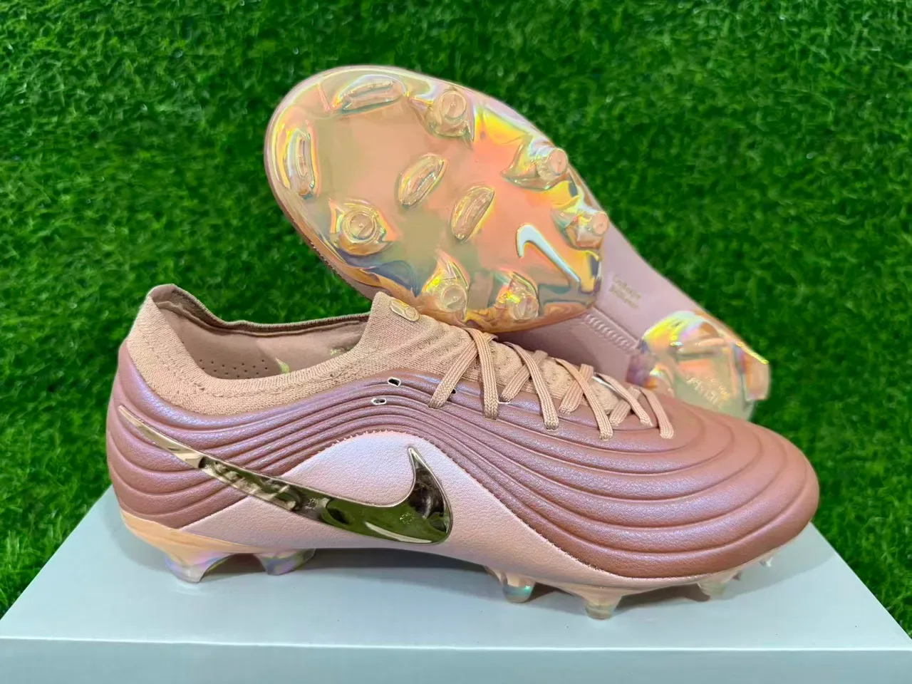 Nike Phantom GT Rose Gold Holographic Firm-Ground Chaussures de football 10