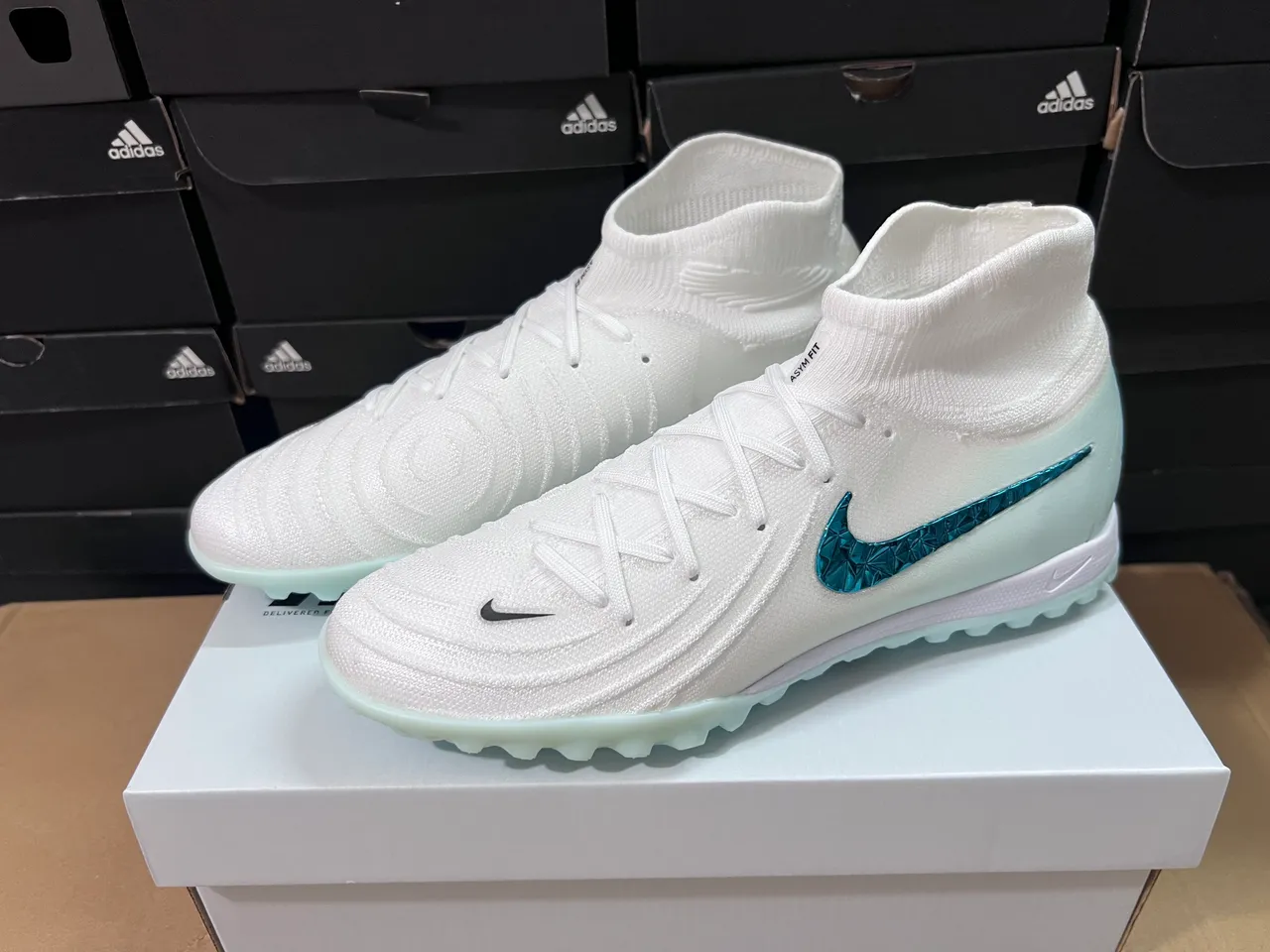 Nike Phantom GT Turf Chaussures de football Turf Blanc Mint Teal Faceted Swoosh Turf 2