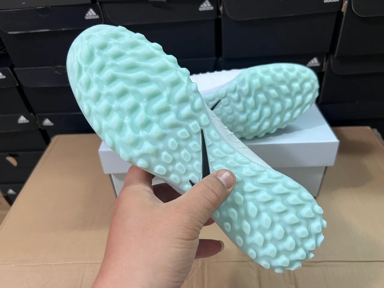 Nike Phantom GT Turf Chaussures de football Turf Blanc Mint Teal Faceted Swoosh Turf 10