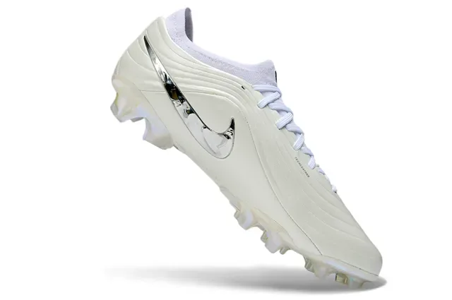 Nike Phantom GT Blancs Iridisents Chaussures de Football pour Terrain Ferme 2