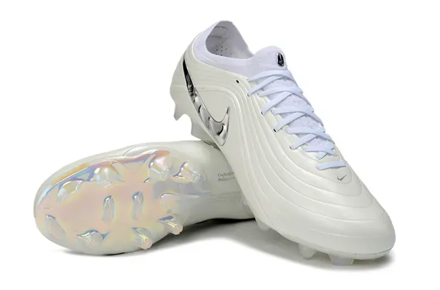 Nike Phantom GT Blancs Iridisents Chaussures de Football pour Terrain Ferme 4