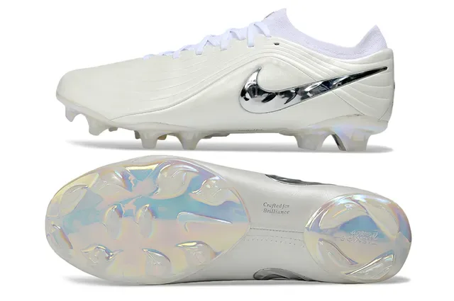 Nike Phantom GT Blancs Iridisents Chaussures de Football pour Terrain Ferme 6