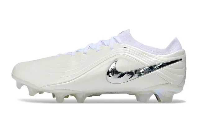 Nike Phantom GT Blancs Iridisents Chaussures de Football pour Terrain Ferme 7