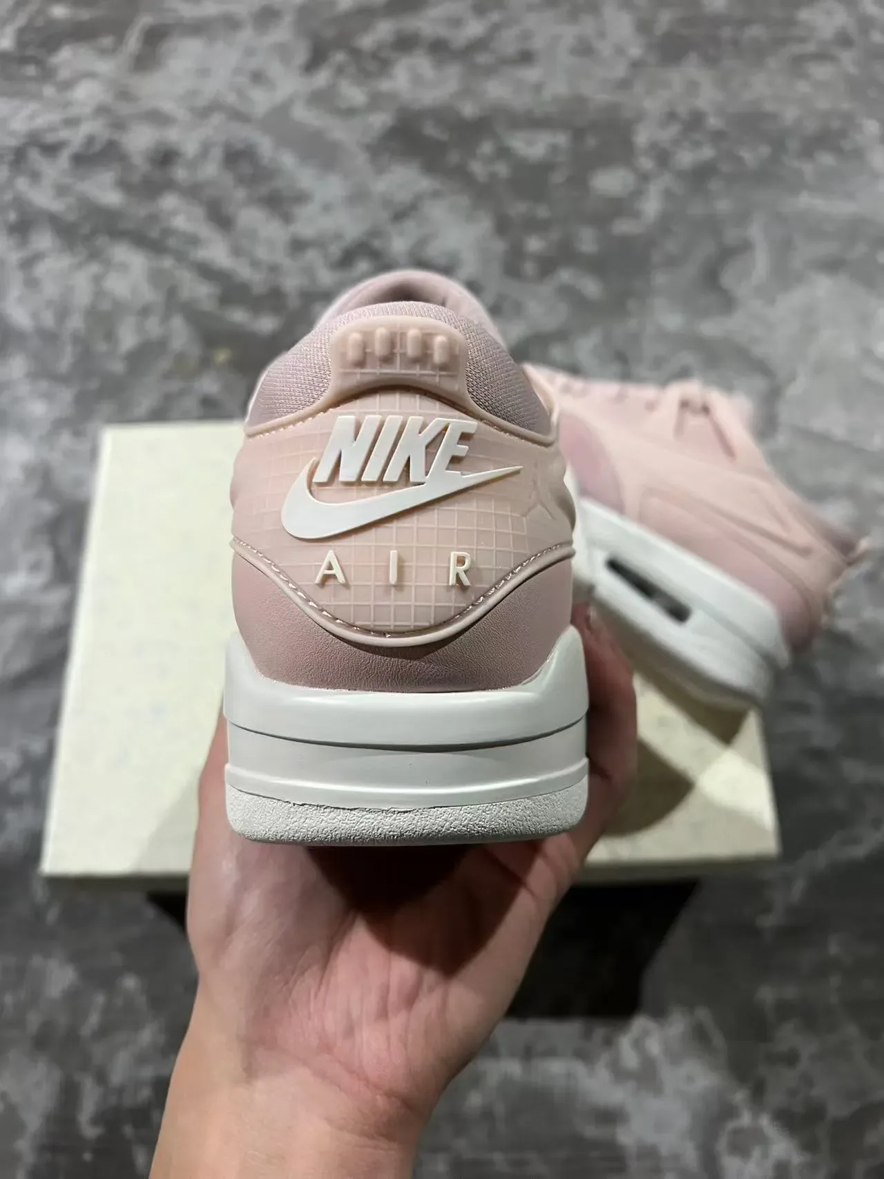 Nike Pink White Low-Top Layered Synthetic/suede Upper Lifestyle Sneakers 7
