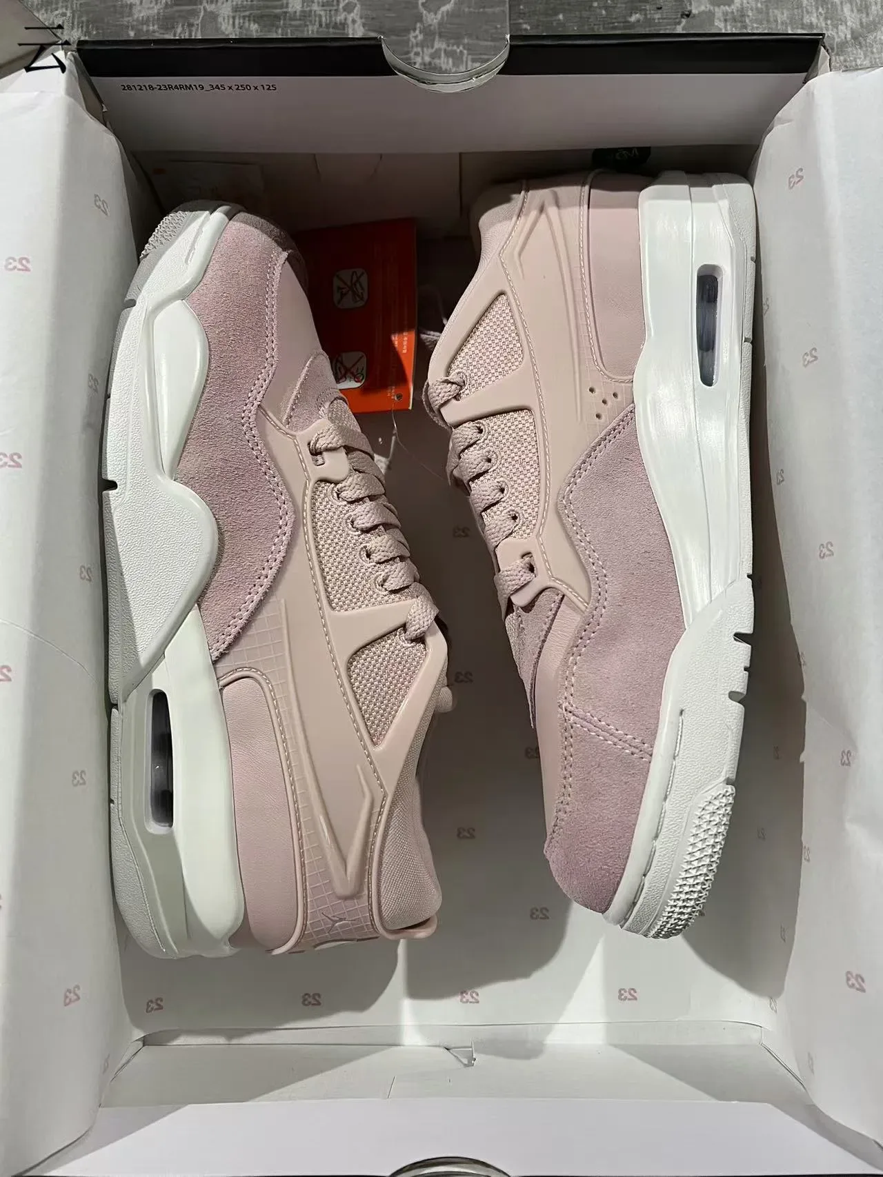Nike Pink White Low-Top Layered Upper Lifestyle Sneakers 9
