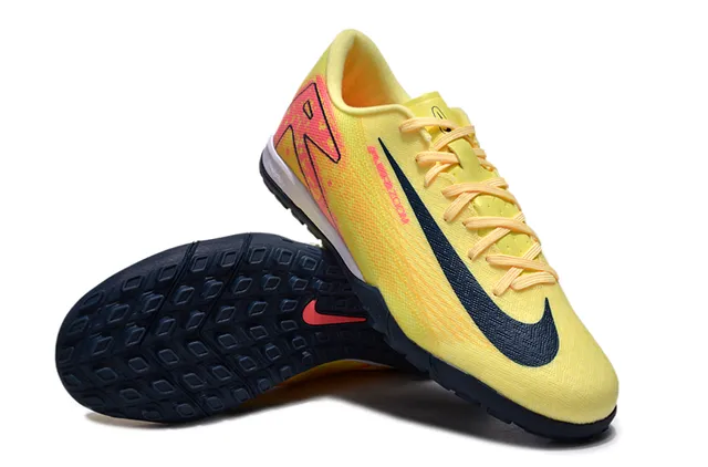 Nike Chaussures de football turf à coupe basse avec upper en maille synthétique violet et vert 4