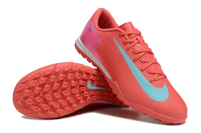 Nike Chaussures de football turf à coupe basse avec upper en maille synthétique violet et vert 6