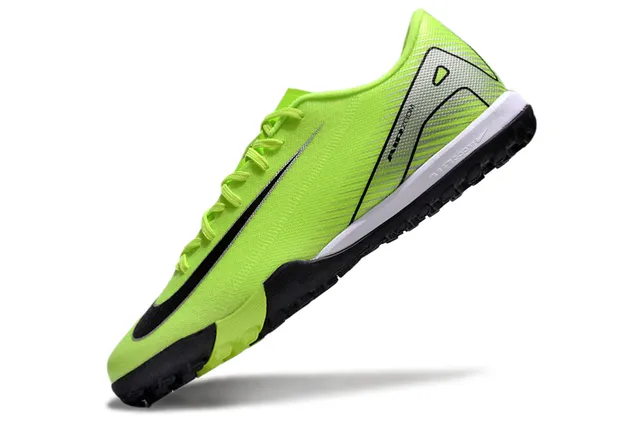 Nike Chaussures de football turf à coupe basse avec upper en maille synthétique violet et vert 11