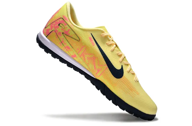 Nike Chaussures de football turf à coupe basse avec upper en maille synthétique violet et vert 16