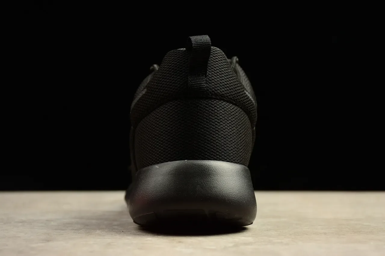Nike Roshe One Black Lifestyle Sneakers 2