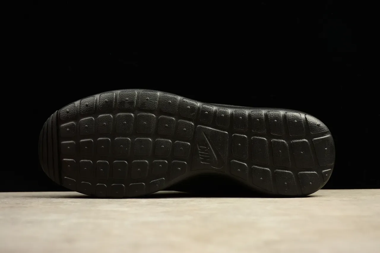 Nike Roshe One Black Lifestyle Sneakers 3