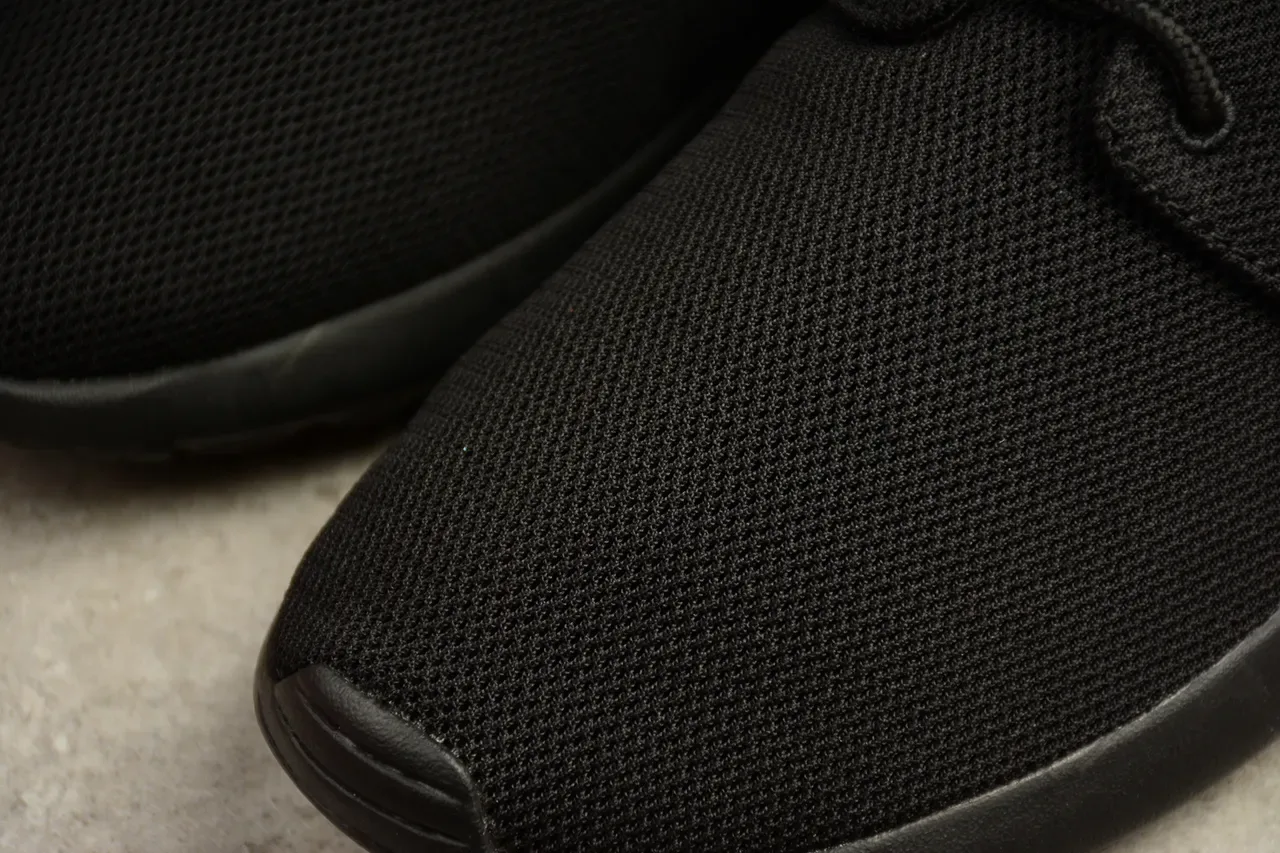 Nike Roshe One Black Lifestyle Sneakers 11