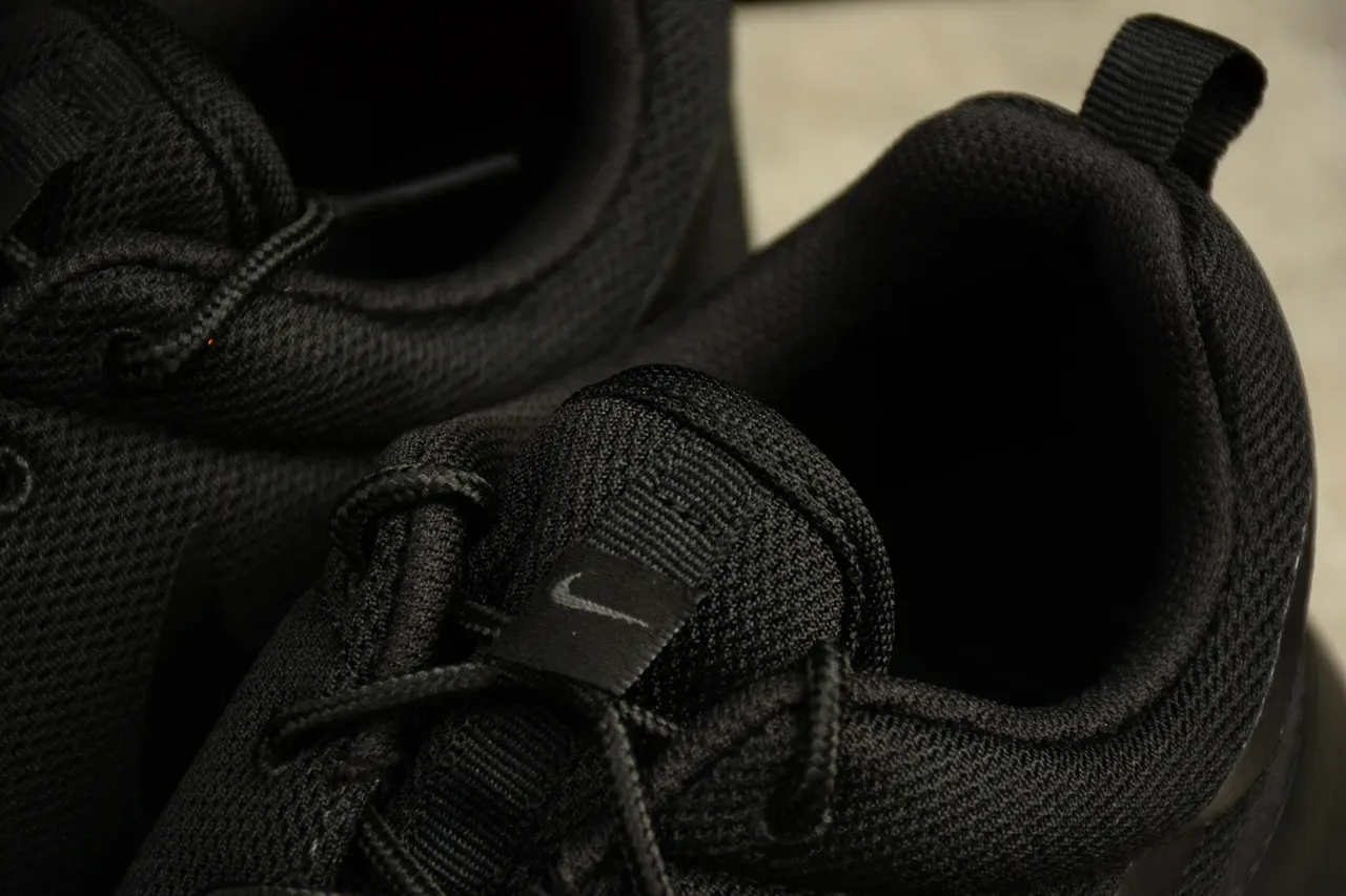 Nike Roshe One Black Lifestyle Sneakers 12