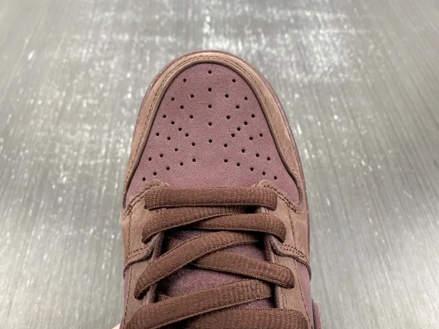 Nike SB Dunk Low Chaussures de Skateboard en Daim Bordeaux 10