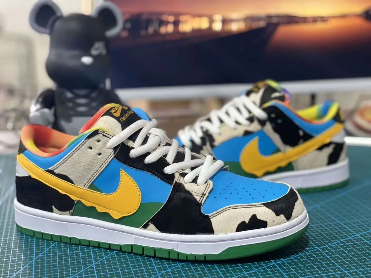 Nike SB Dunk Low Cow Print Rainbow Skateboard Shoes 1