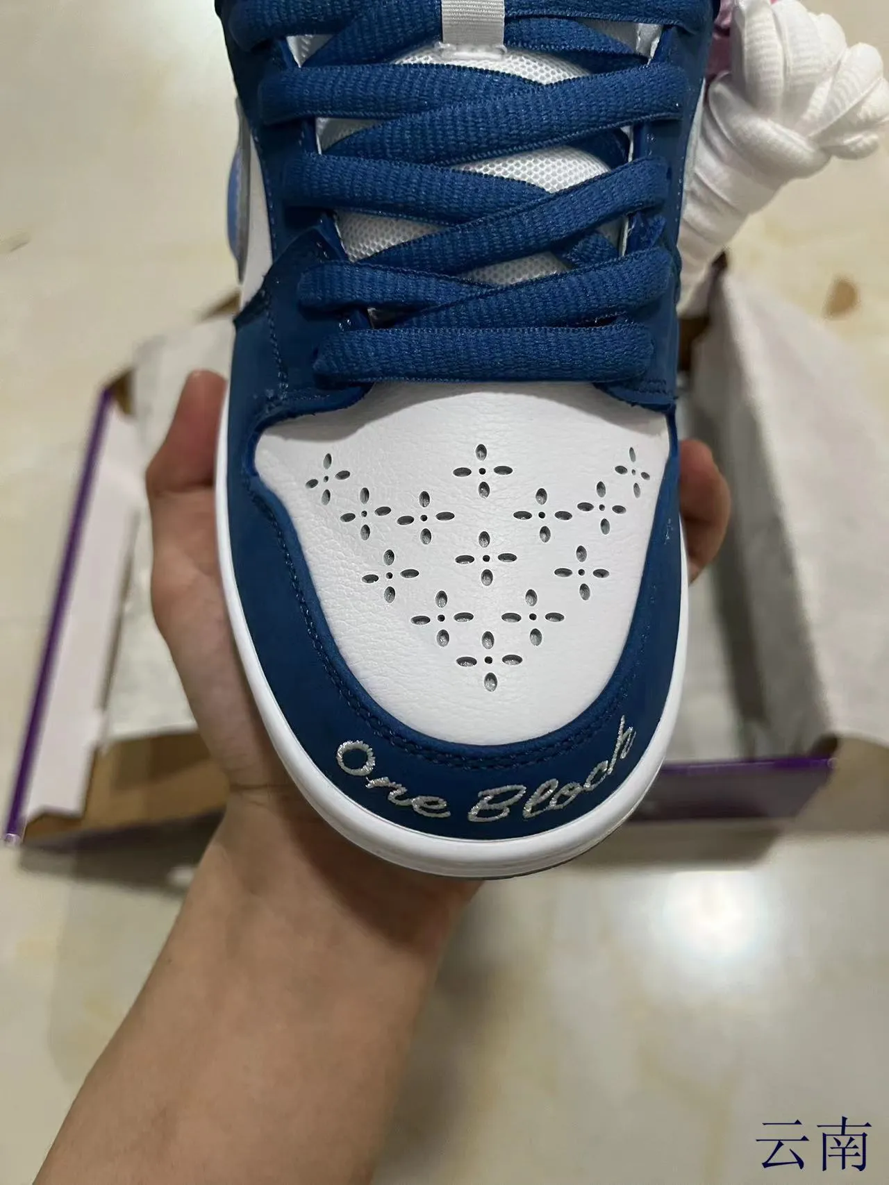 Nike SB Dunk Low Navy White Iridescent Swoosh حذاء تزلج 3