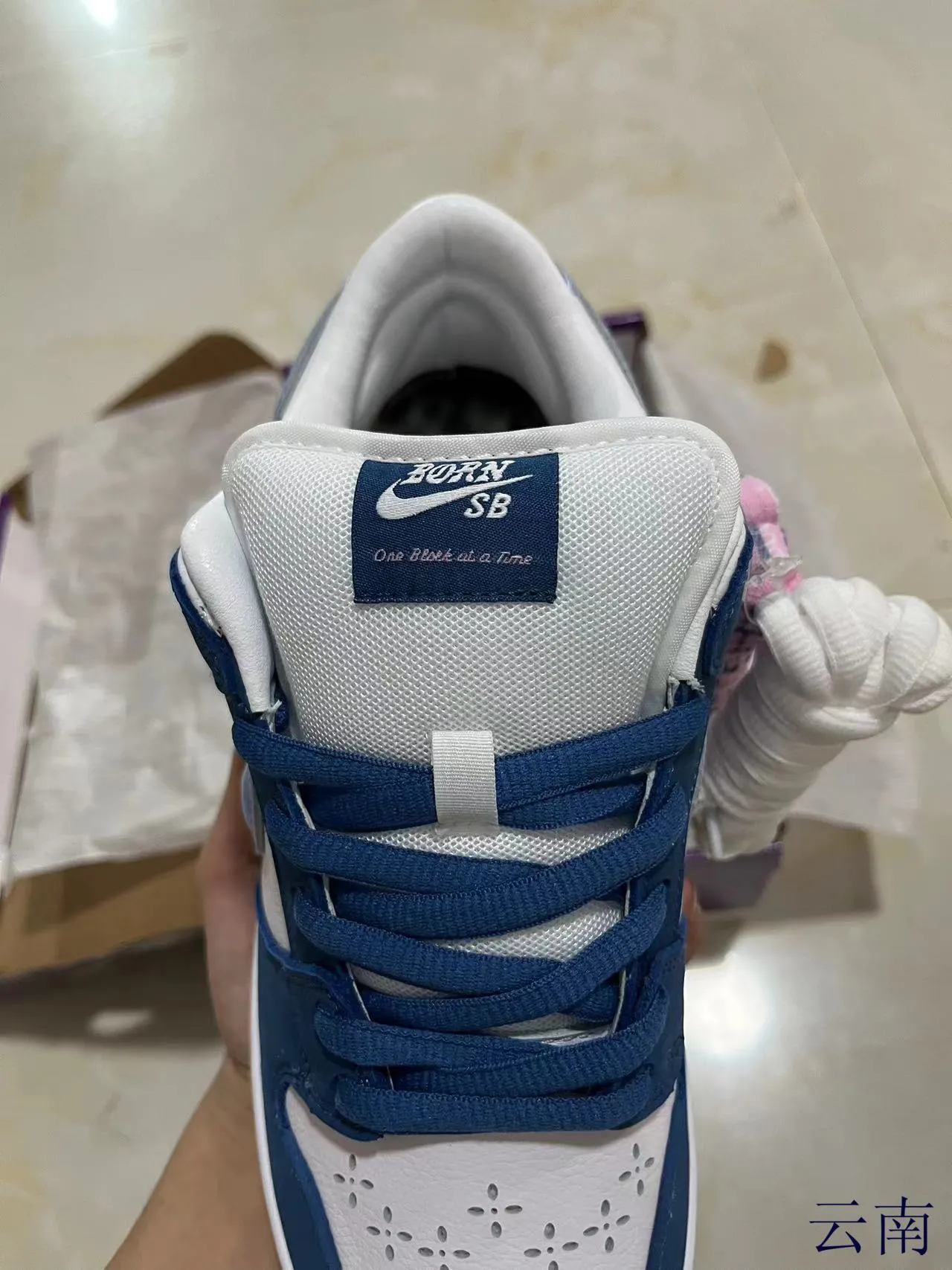 Nike SB Dunk Low Navy White Iridescent Swoosh حذاء تزلج 4