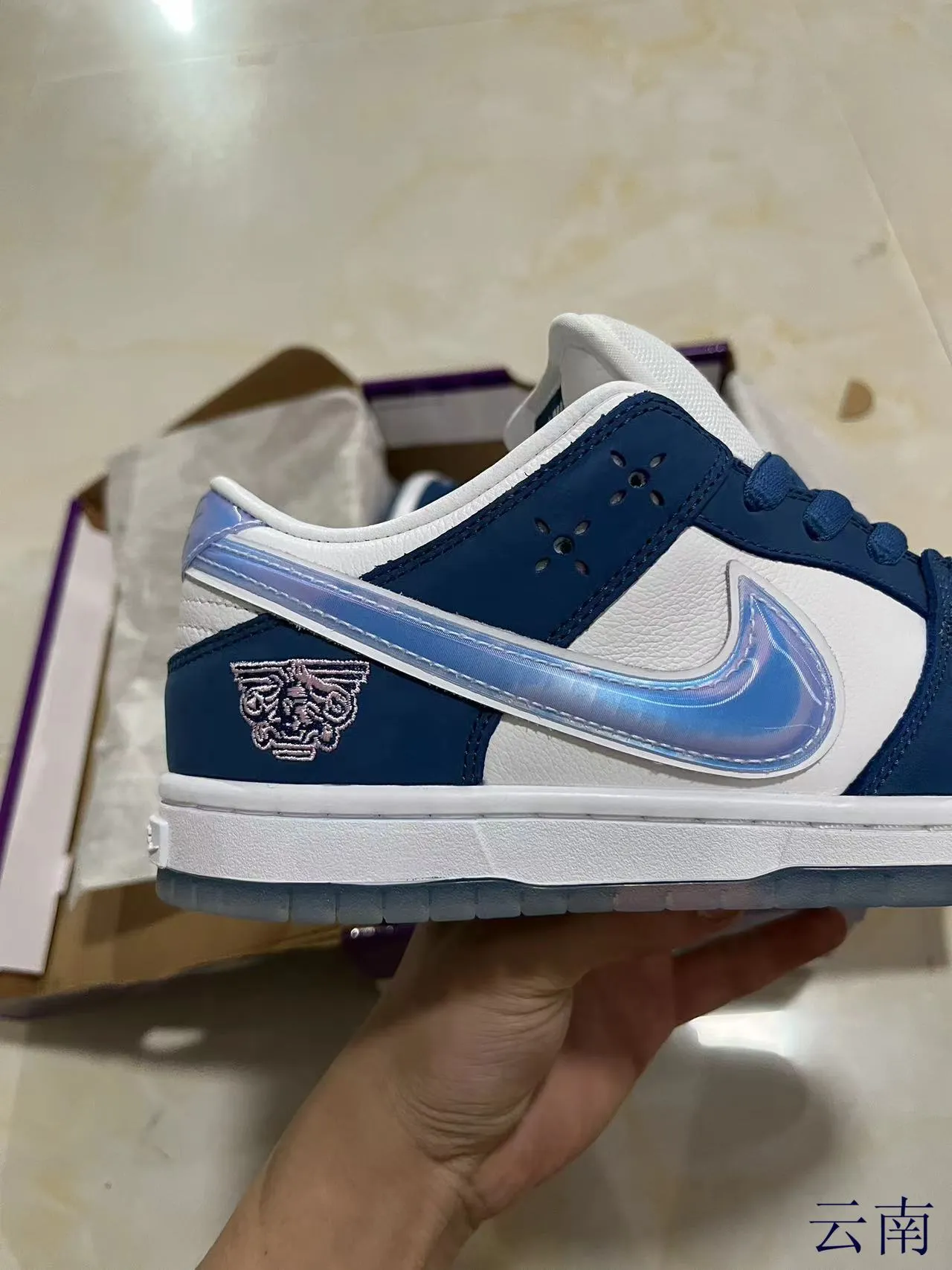 Nike SB Dunk Low Navy White Iridescent Swoosh حذاء تزلج 9