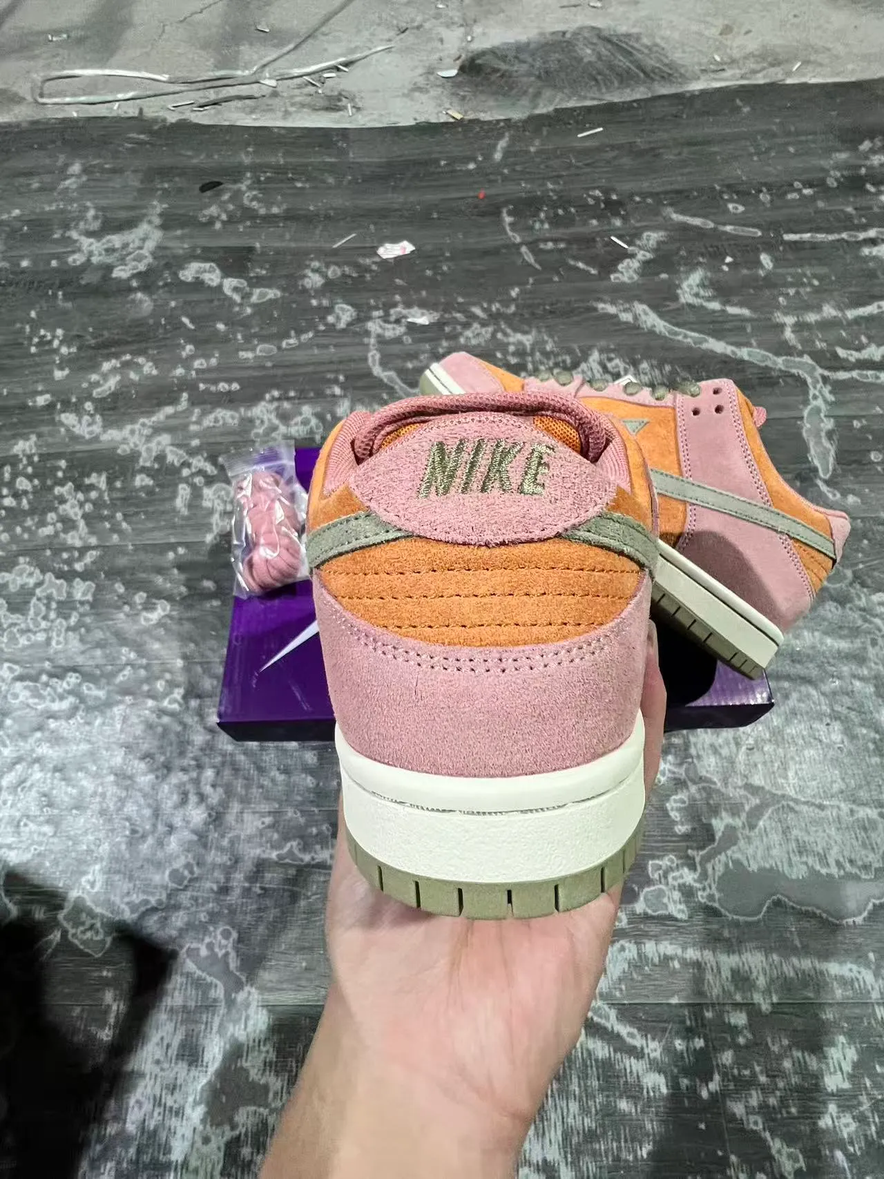 Nike SB Dunk Low Pink Orange Olive Skateboard Shoes 9