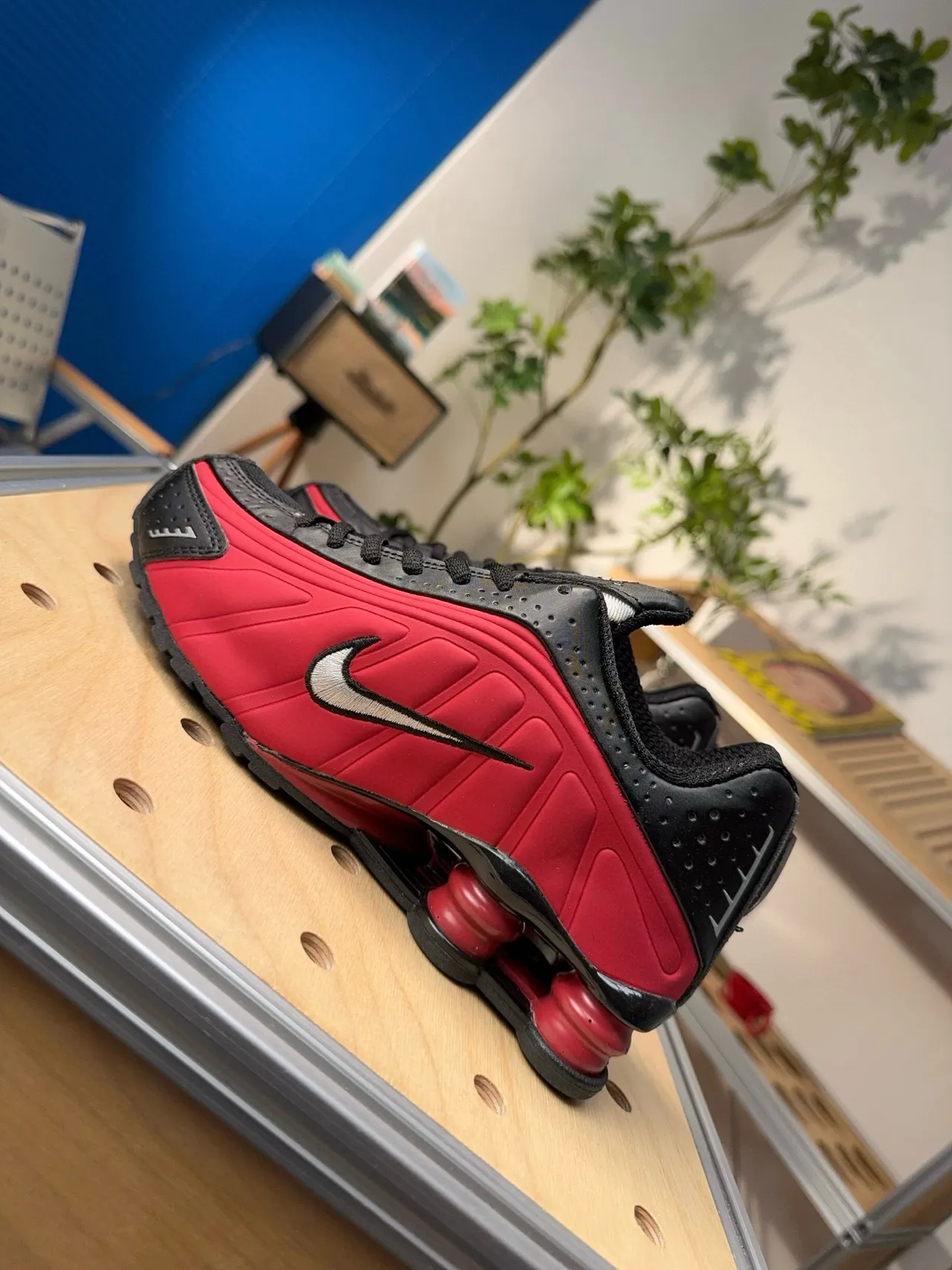 Nike Shox NZ Red and Black Lifestyle Sneakers 4