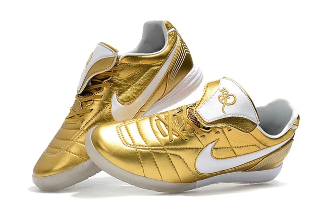 Nike Tiempo Legend Branco Dourado Couro Quiltado Superior Swoosh Metálico Sapatos de Futebol Indoor 2